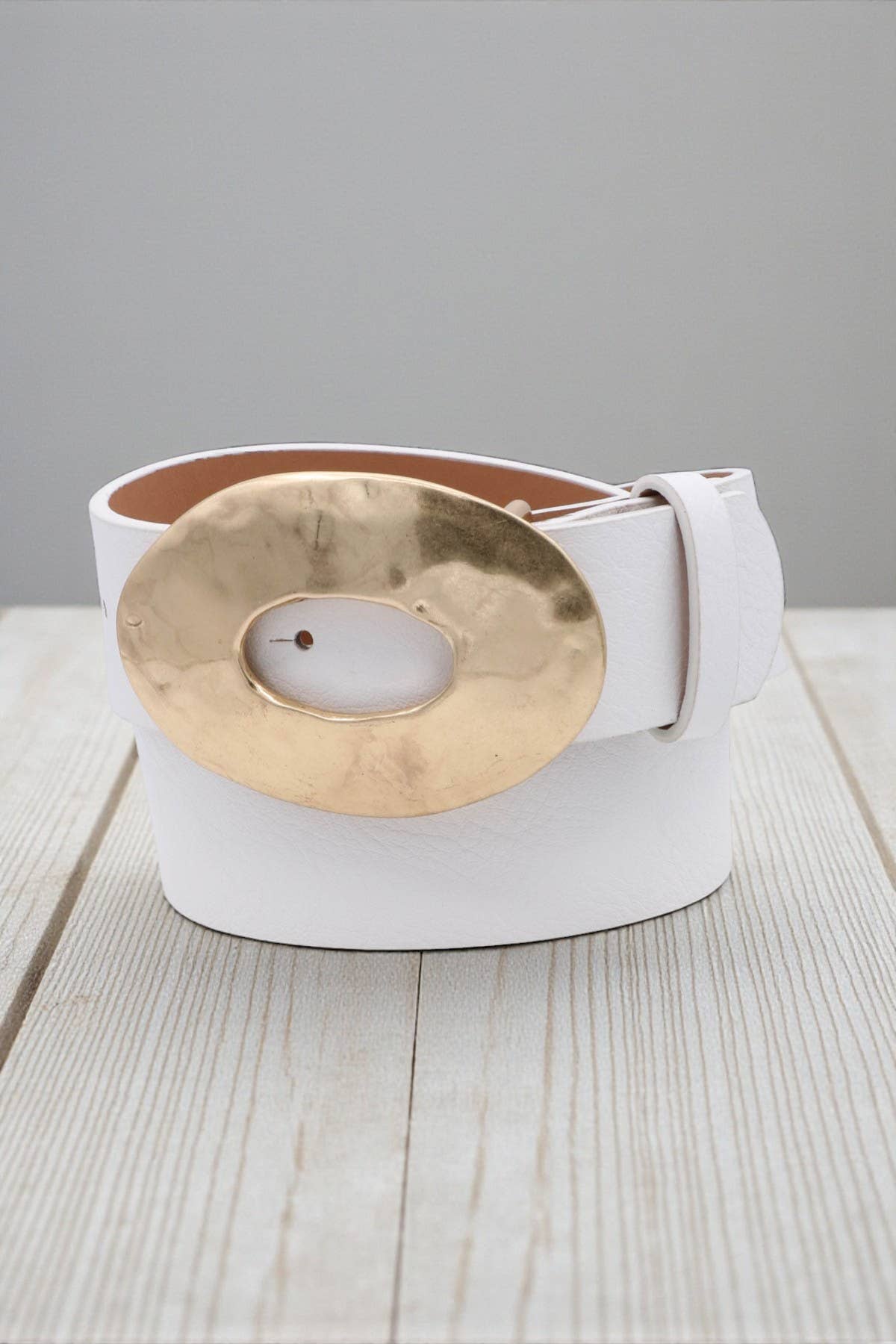 Hammered Metal Oval Buckle Faux Leather Belt
