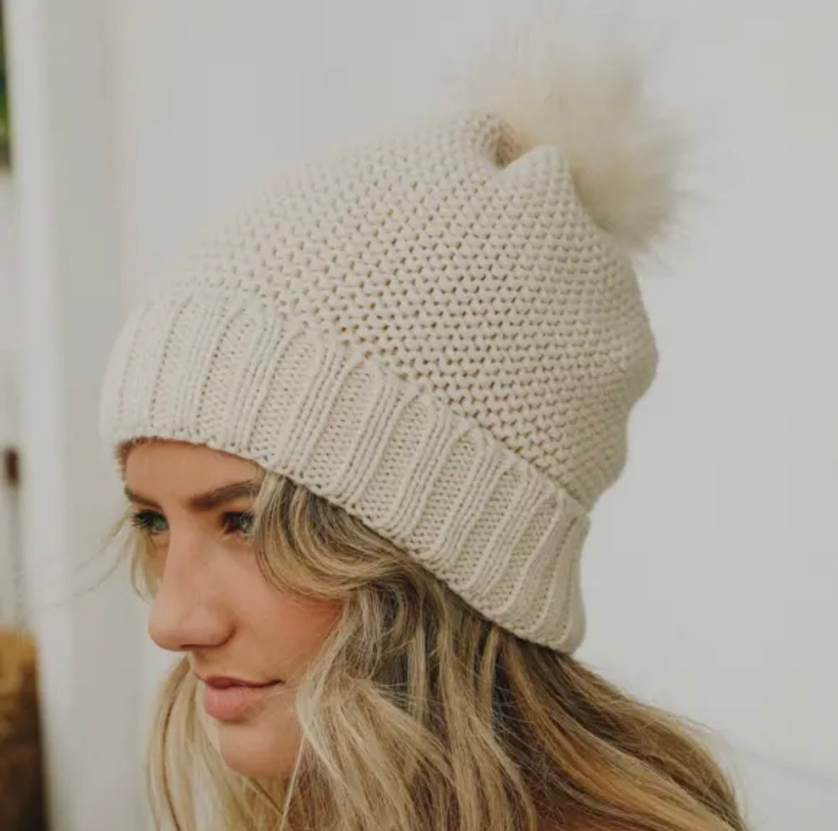 Oatmeal Chunky Knit Pom Beanie with Faux Sherpa Lining