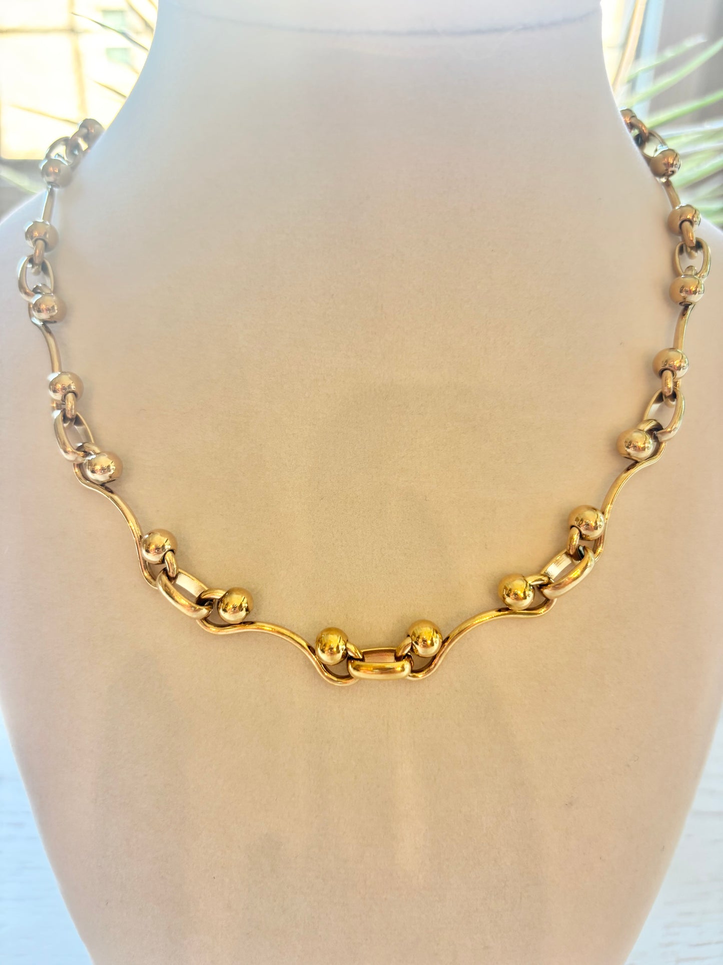 Ball squiggle necklace