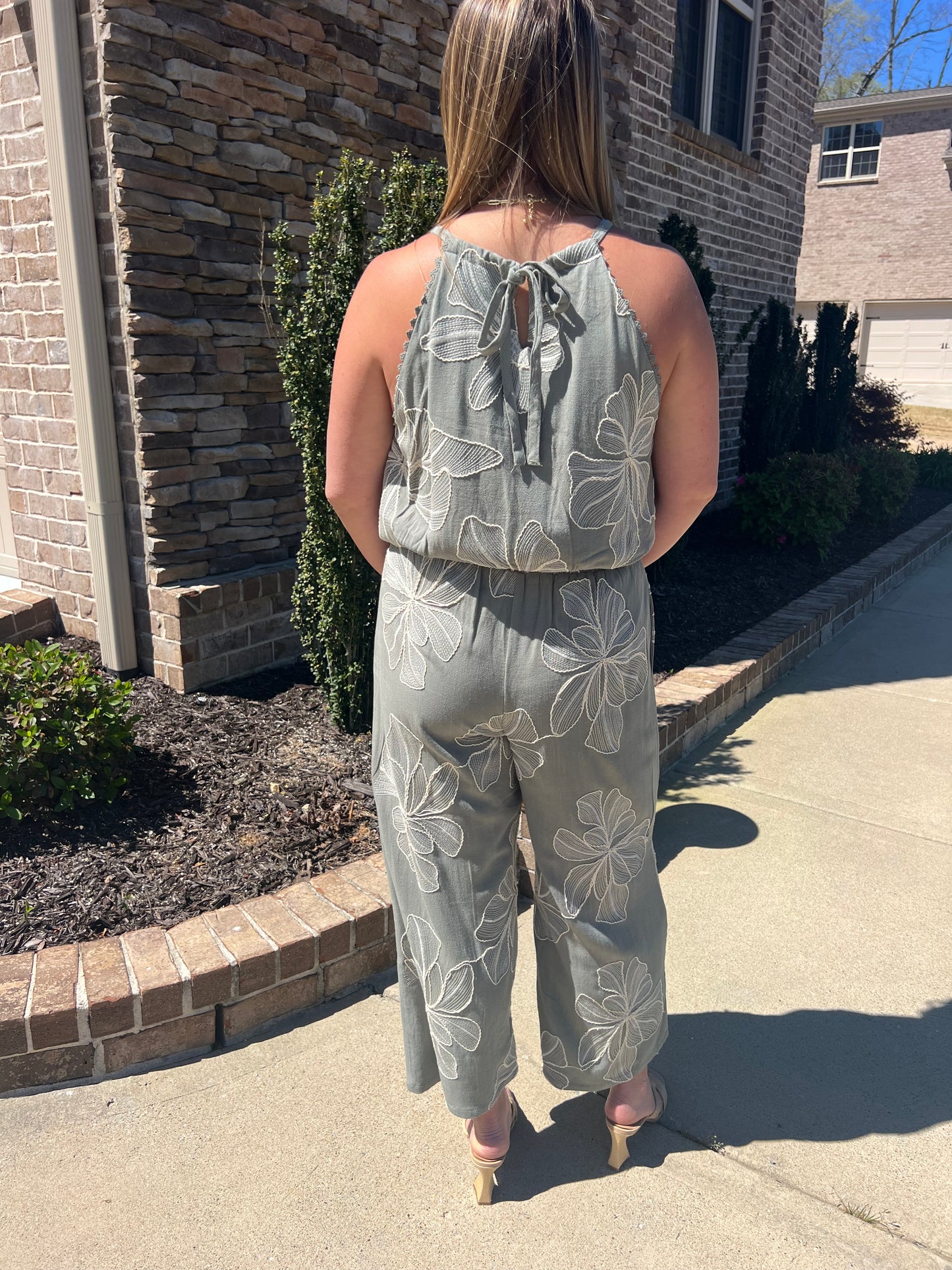 Anthurium Embroidered Bubble Top and Crop Pants Set