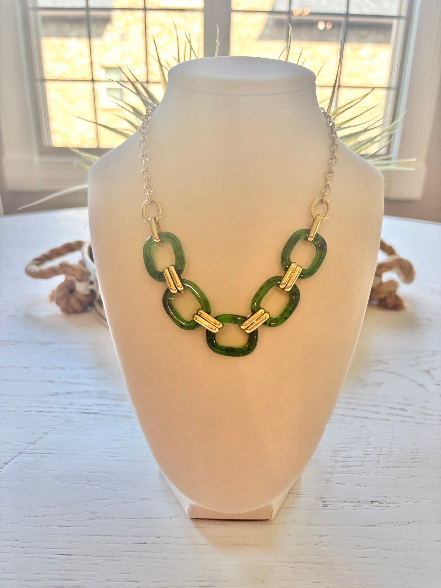 Green chain necklace