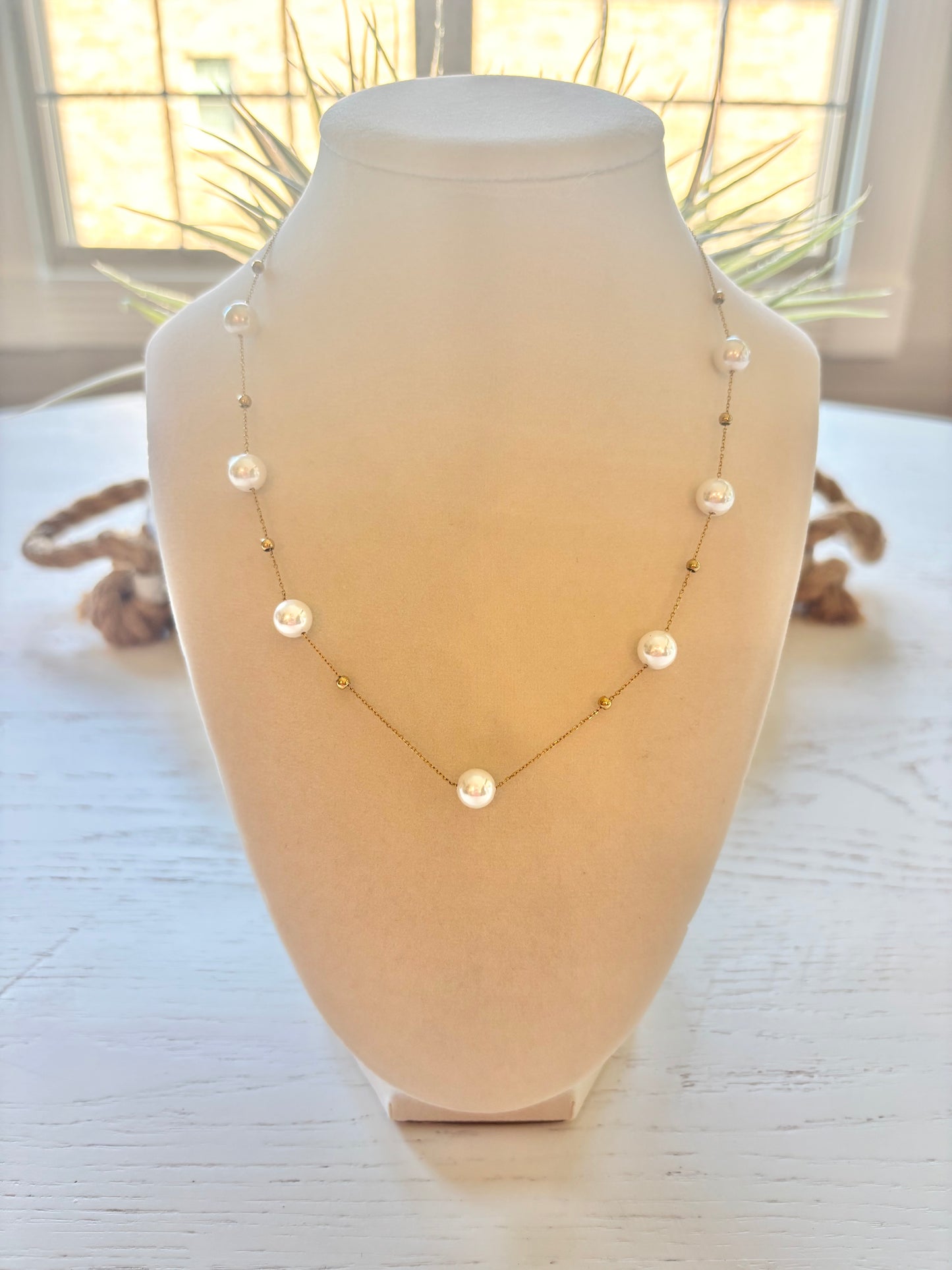 Pearl dainty chain necklace