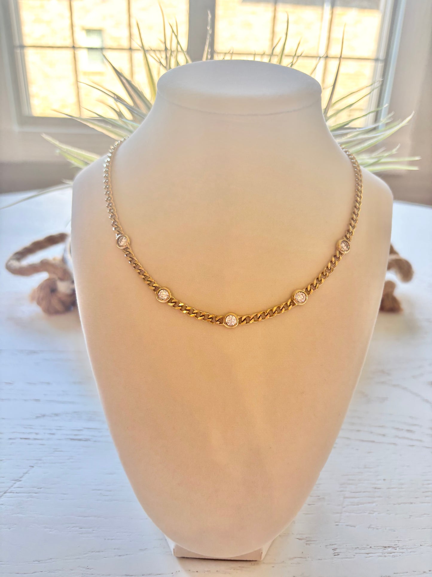 Stone chain necklace