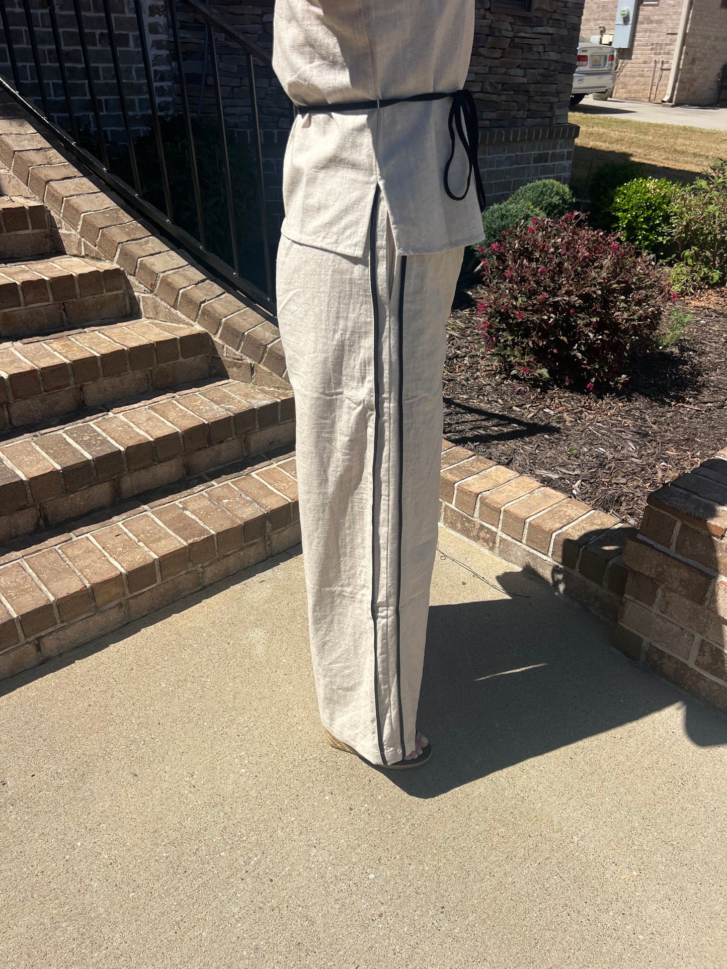 Zinnia Linen Contrast Piping Tank and Pants Set