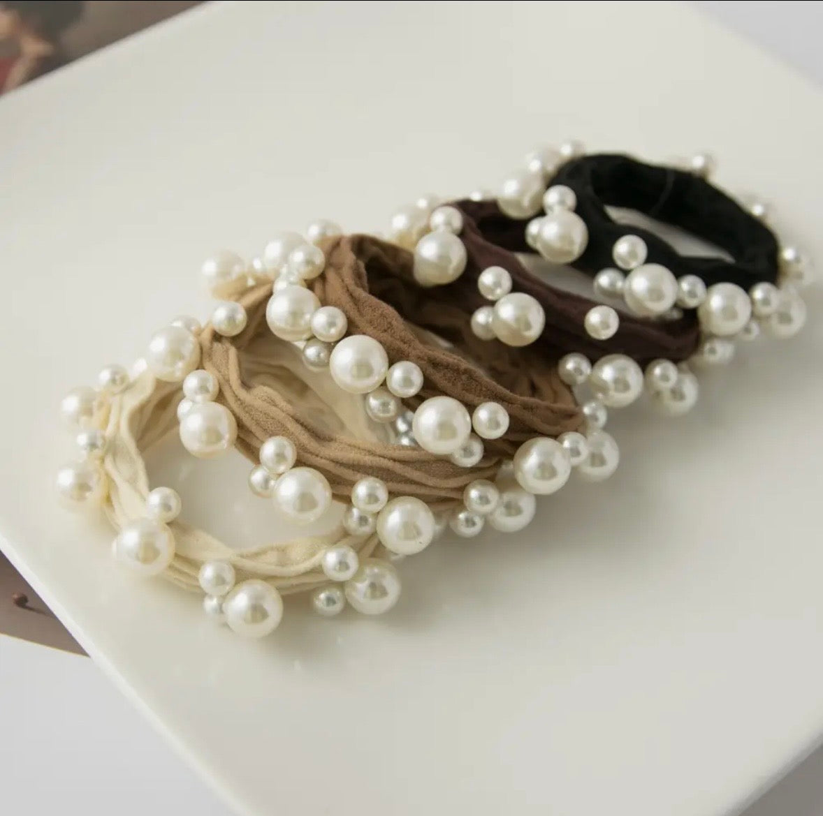 Neutral Textured Seamless Pearl Hair Ties