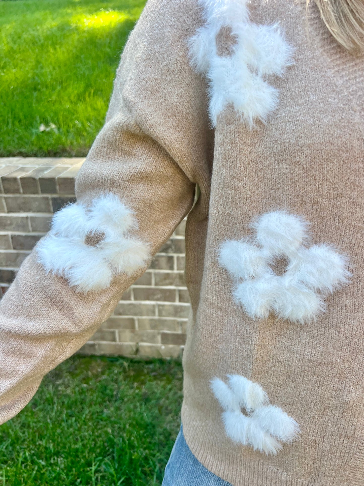 Viburnum Raised Flower Cardigan