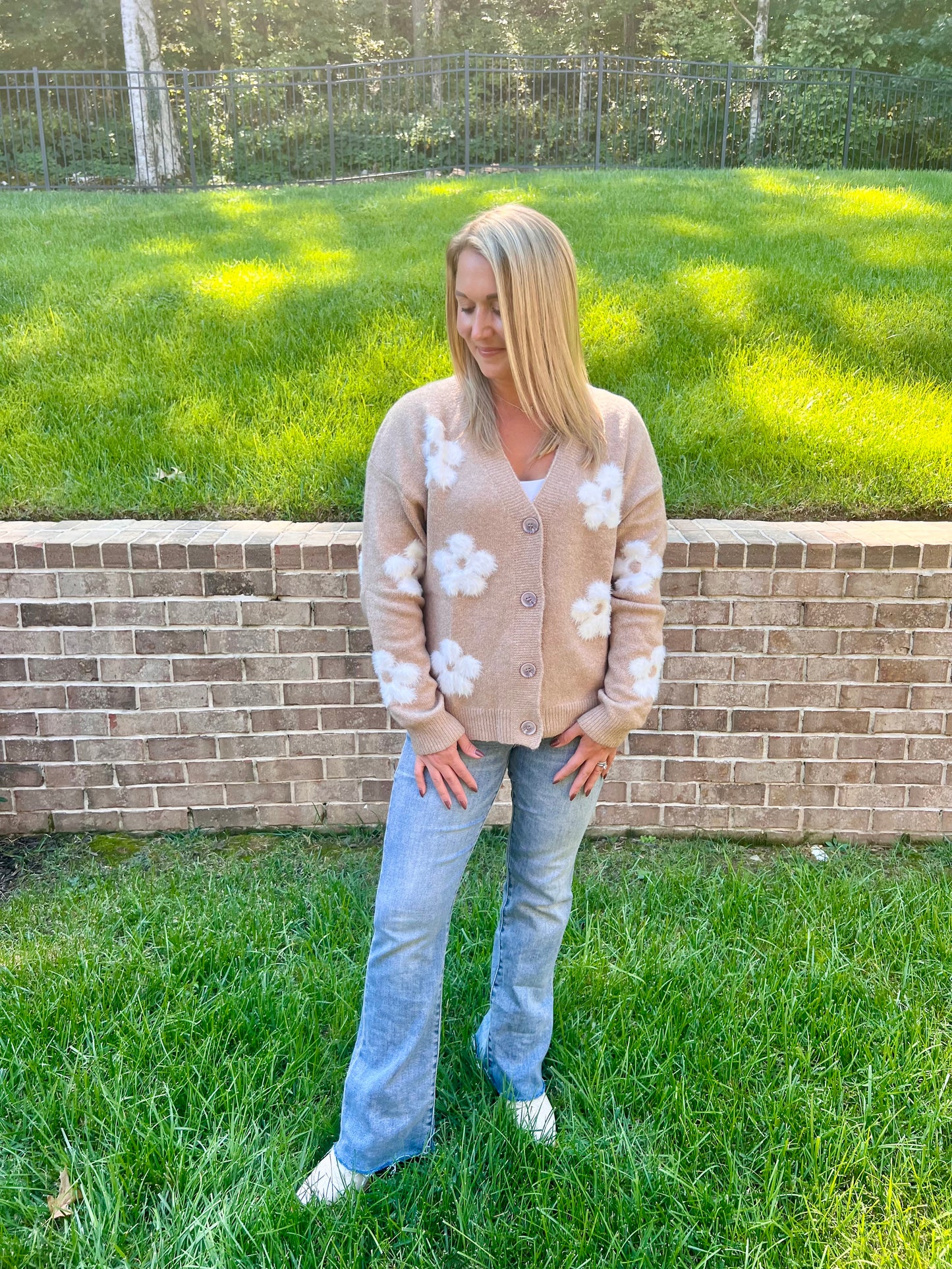 Viburnum Raised Flower Cardigan