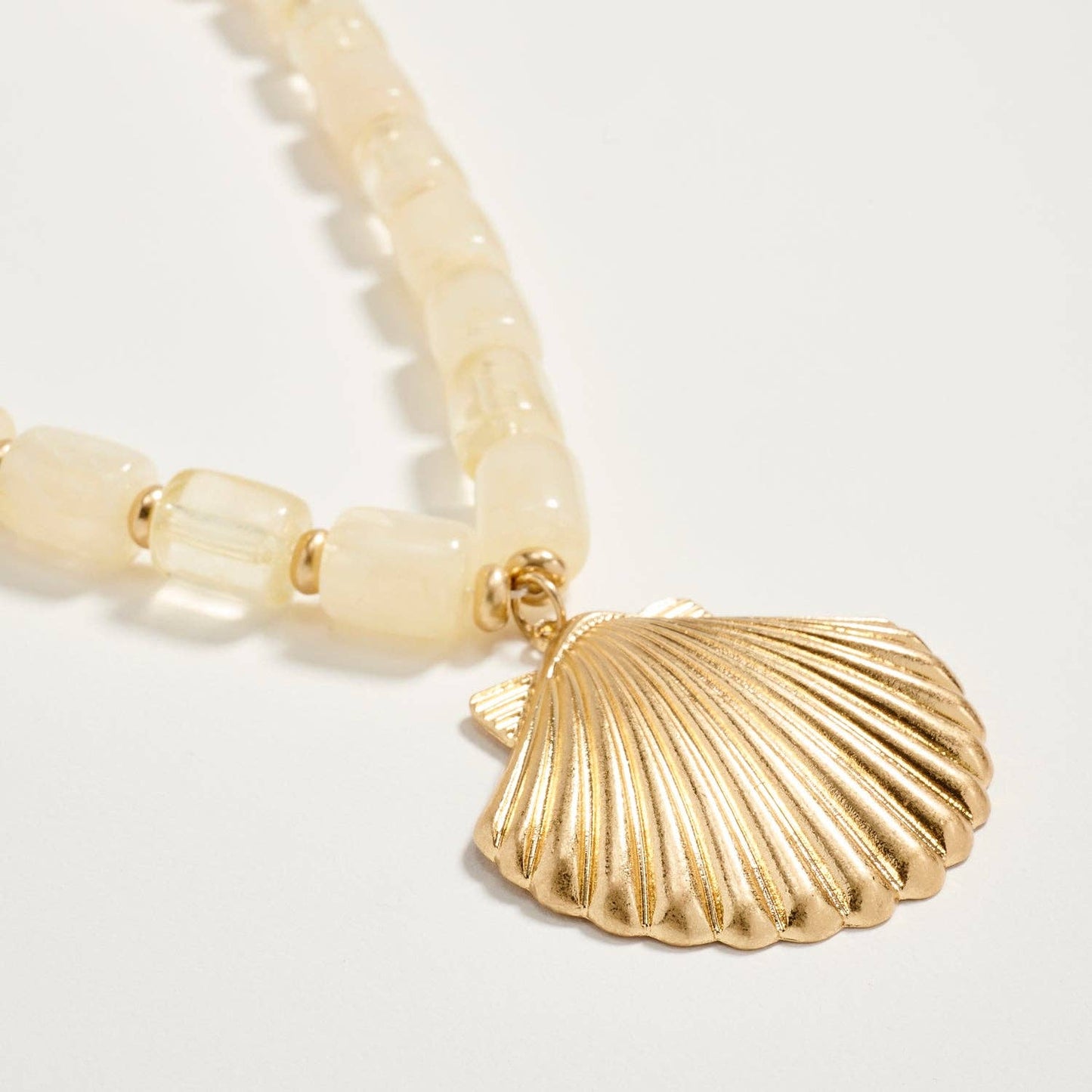 Gold Seashell Pendant Beaded Necklace